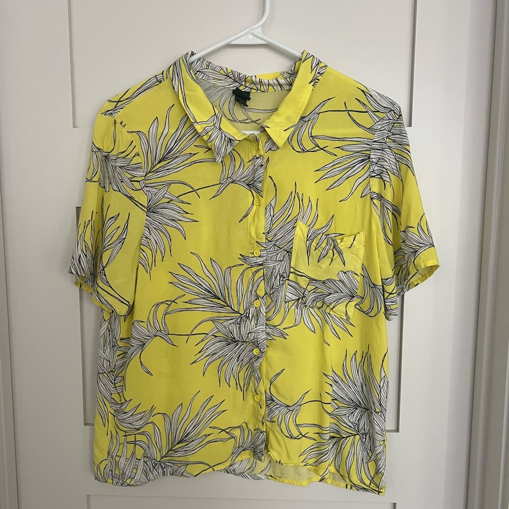 WILD FABLE HAWAIIAN BUTTON DOWN